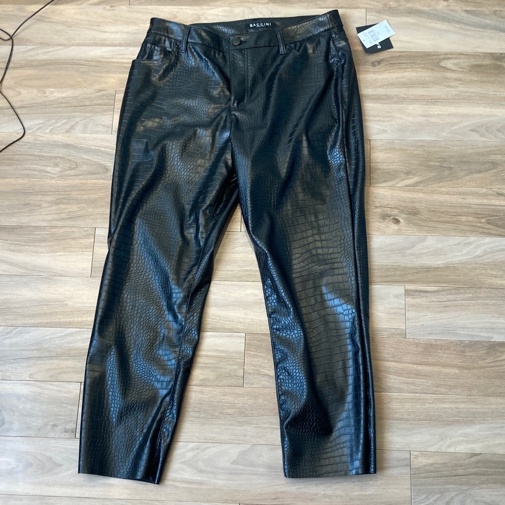 Baccini embossed black beauty pant faux crocodile animal print 10